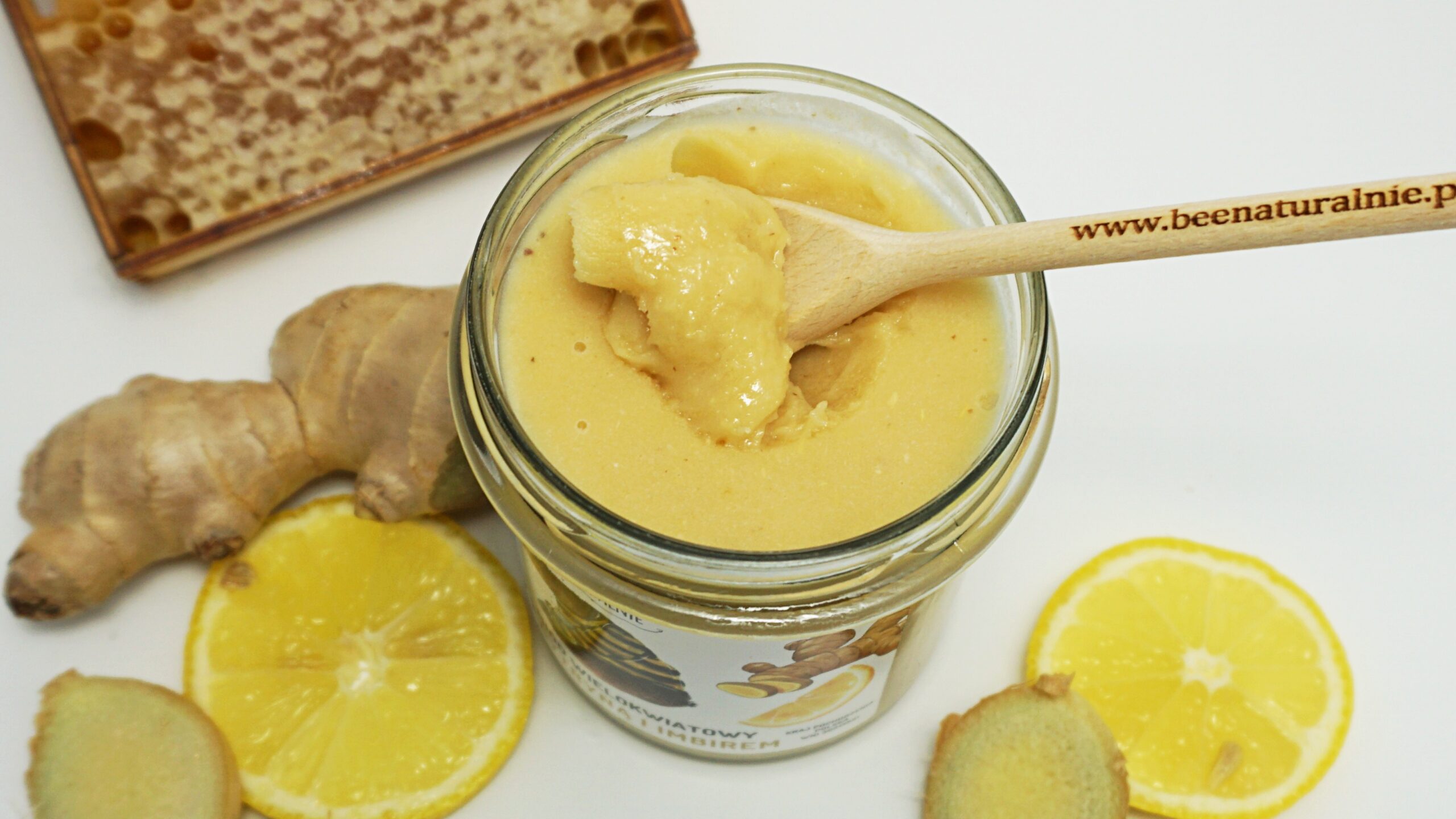 miód z dodatkiem cytryny i imbiru z góry